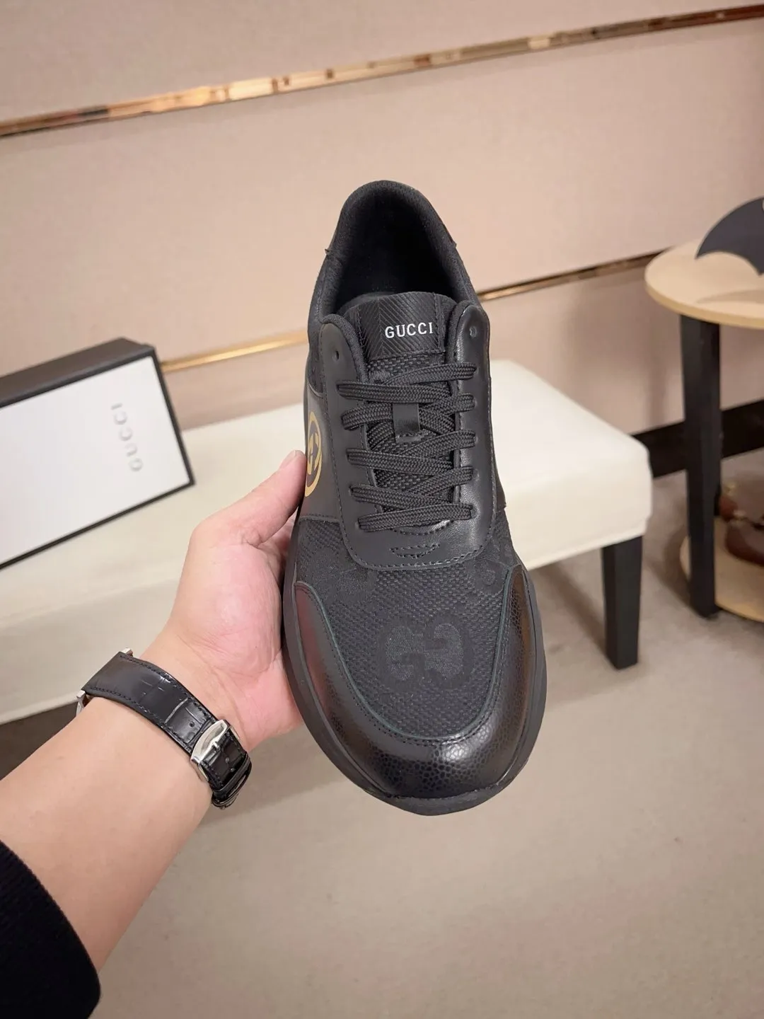 Men's men's shoes💰 462💰🇮🇹🇮🇹GUCCI🔍🔍new models are on sale at the same time at the counter. The uppers🇮🇹 are made of top-grain cowhide imported from Italy. Fully imported genuine leather lining 💪💪, completely 1⃣️ to 1⃣️ replica 🇮🇹💪💪, ⚠ sole: original sole provided by the original factory, exclusive movable molded sole super comfortable, ⚠ original factory follow-up, 🔍🔍 high quality, you can go in and out of the counter at will, welcome to compare⚠. Code number:38-44
